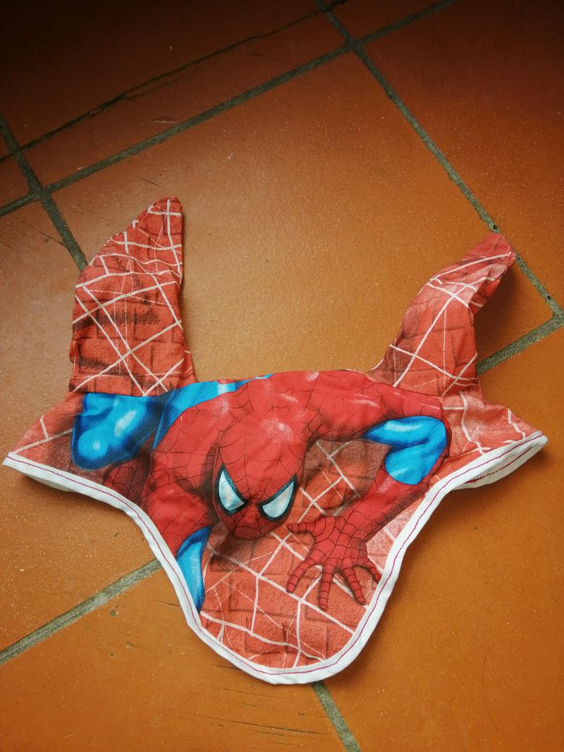 Bonnet spiderman cheval